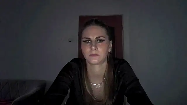 Snapshot of DagmarieFlirt chatting on February 17, 4:15 pm DagmarieFlirt online show from February 17, 4:15 pm
