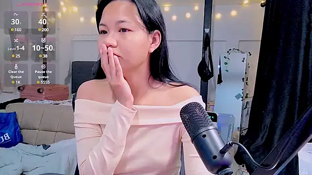 Snapshot of Kana_G chatting on February 9, 2:29 pm Kana G online show from February 9, 2:29 pm