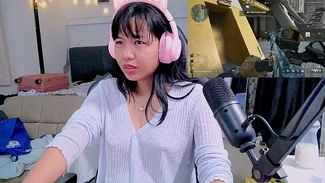 Snapshot of Kana_G chatting on February 9, 5:33 pm Kana G online show from February 9, 5:33 pm