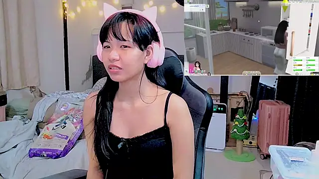 Snapshot of Kana_G chatting on February 13, 7:31 pm Kana G online show from February 13, 7:31 pm