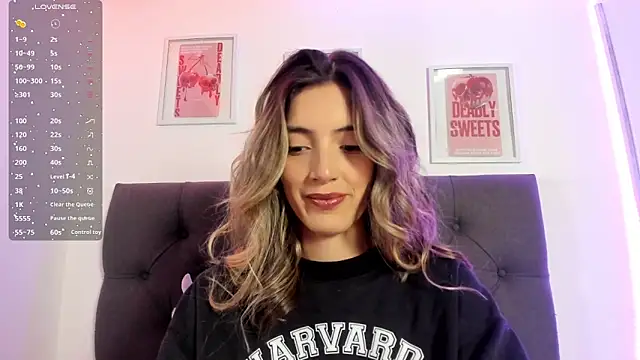 Snapshot of IsadoraGalle_ chatting on April 19, 8:22 pm IsadoraGalle online show from April 19, 8:22 pm