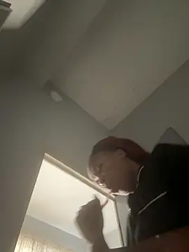 slimcateee online show from October 19, 5:19 am