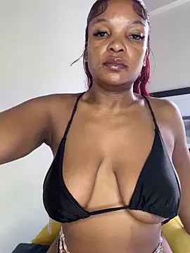 slimcateee online show from March 19, 7:45 am