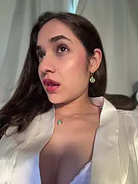 Snapshot of CuteeRose chatting on May 8, 4:23 pm CuteeRose online show from May 8, 4:23 pm