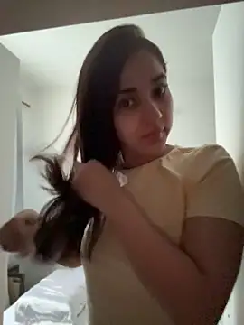 Snapshot of CuteeRose chatting on May 14, 11:39 am CuteeRose online show from May 14, 11:39 am