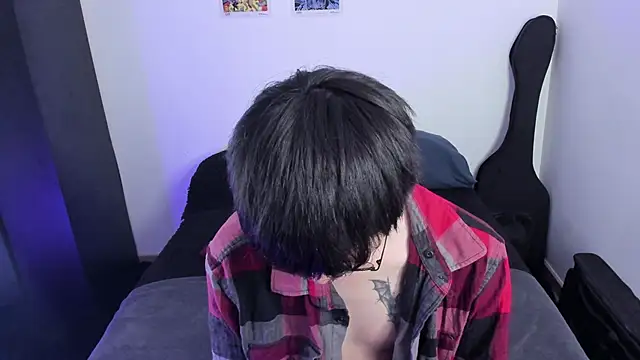 Snapshot of Aventure_Twinks chatting on October 16, 7:15 pm Aventure Twinks online show from October 16, 7:15 pm