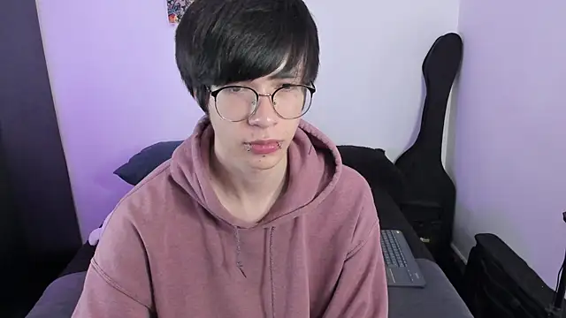 Aventure Twinks online show from December 18, 7:31 pm