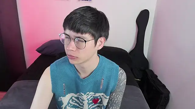 Aventure Twinks online show from January 15, 6:55 pm