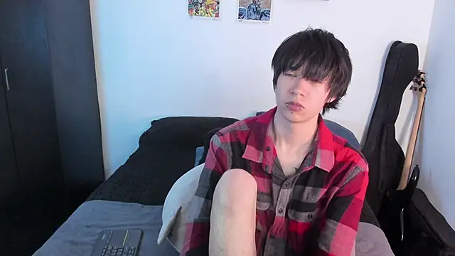 Snapshot of Aventure_Twinks chatting on May 8, 1:00 am Aventure Twinks online show from May 8, 1:00 am