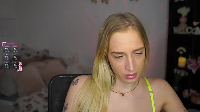 Nicolette  Shea  online show from January 15, 9:13 am