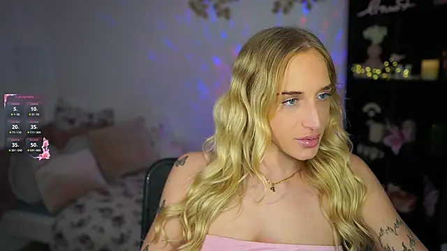 Nicolette  Shea  online show from January 30, 2:04 pm