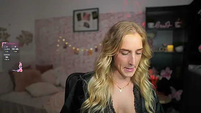 Nicolette  Shea  online show from March 15, 4:32 pm