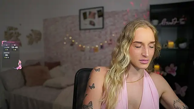 Nicolette  Shea  online show from March 17, 5:05 pm