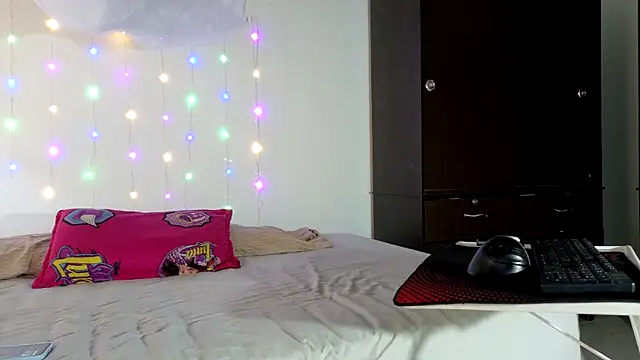 fantasty nylon online show from December 18, 2:12 pm