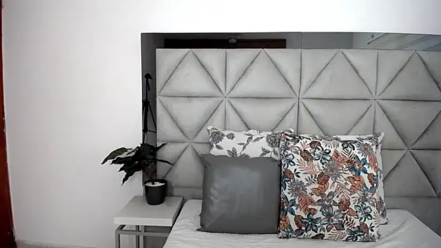 nina pons online show from January 14, 10:55 pm