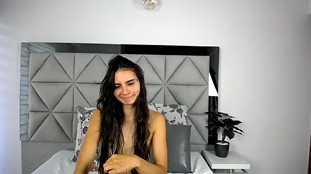 nina pons online show from January 25, 9:57 pm