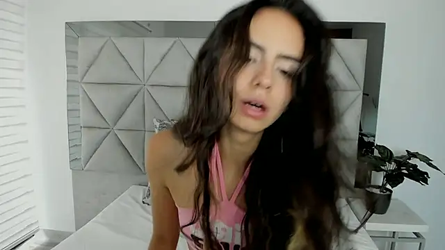 nina pons online show from March 5, 9:48 pm