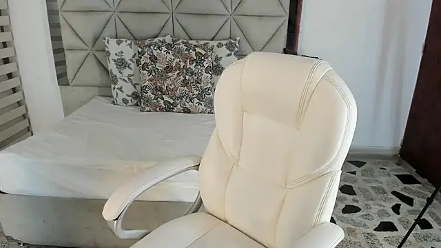 nina pons online show from September 15, 11:16 pm