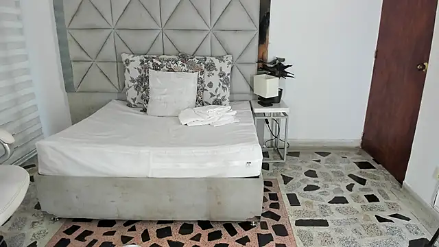 nina pons online show from October 1, 7:53 pm