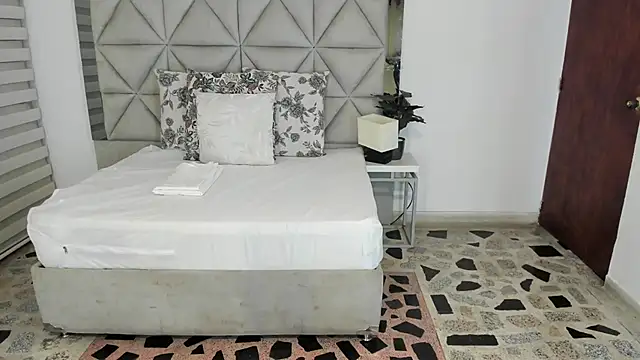 nina pons online show from October 20, 11:16 pm