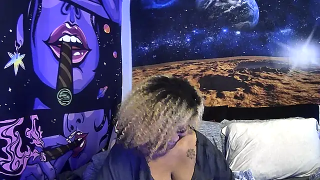 Snapshot of AutumnHart chatting on December 10, 7:11 pm AutumnHart online show from December 10, 7:11 pm