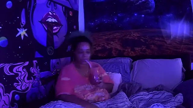 Snapshot of AutumnHart chatting on January 19, 1:33 pm AutumnHart online show from January 19, 1:33 pm