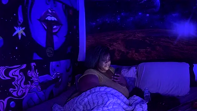 Snapshot of AutumnHart chatting on February 5, 12:31 am AutumnHart online show from February 5, 12:31 am