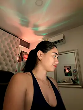 Snapshot of ZarahEvans chatting on October 15, 8:20 pm ZarahEvans online show from October 15, 8:20 pm