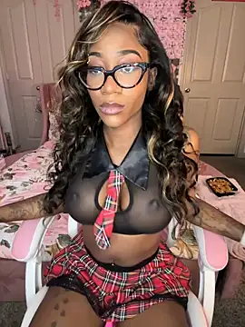 VixenCapri online show from December 30, 7:00 pm