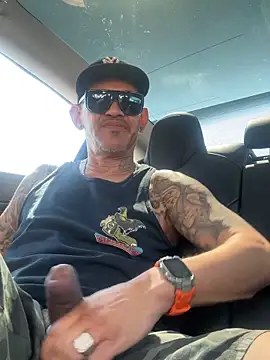 RoodoggXL online show from March 24, 6:46 pm