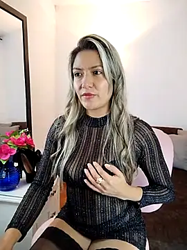 Snapshot of valeriahunter1 chatting on March 4, 9:54 pm valeriahunter1 online show from March 4, 9:54 pm