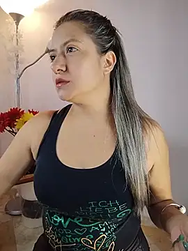 valeriahunter1 online show from August 3, 10:13 pm