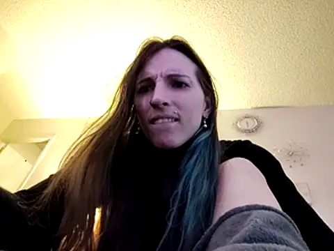 Snapshot of SmokeShow686 chatting on April 11, 12:53 pm SmokeShow686 online show from April 11, 12:53 pm