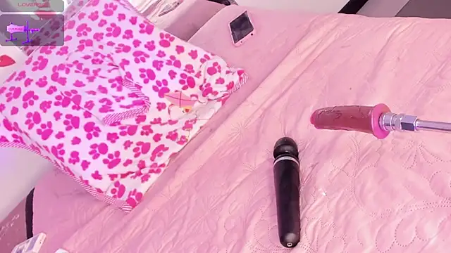 Hilary Smile  online show from March 11, 10:09 pm