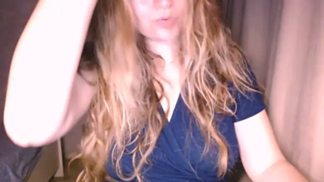 Snapshot of fiona_cute_2 chatting on October 5, 7:45 pm fiona cute 2 online show from October 5, 7:45 pm