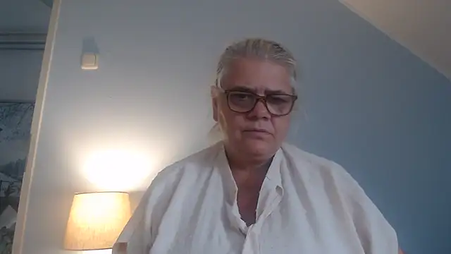 Snapshot of hotladymoon chatting on July 25, 2:36 pm hotladymoon online show from July 25, 2:36 pm