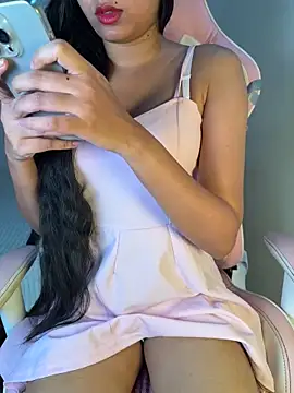 Snapshot of sneha_babe chatting on February 18, 12:50 am sneha babe online show from February 18, 12:50 am