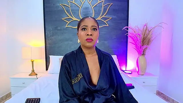 AlisonTravis online show from April 17, 7:50 pm