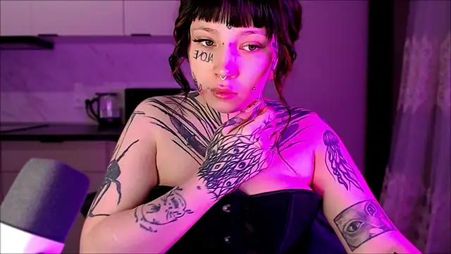 tradishka online show from January 28, 8:47 pm