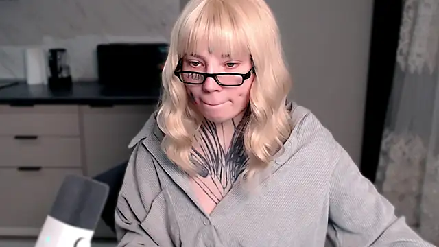 tradishka online show from March 22, 11:53 pm