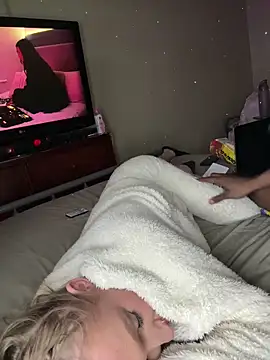 Snapshot of princesspassionn chatting on February 23, 12:13 pm princesspassionn online show from February 23, 12:13 pm