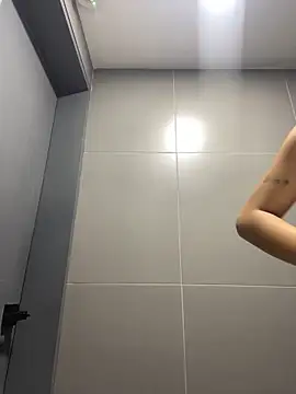 Snapshot of Emilia_Bakerr chatting on December 2, 9:50 pm Emilia Bakerr online show from December 2, 9:50 pm