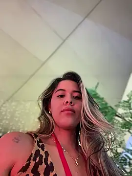 Snapshot of Emilia_Bakerr chatting on December 18, 6:14 pm Emilia Bakerr online show from December 18, 6:14 pm