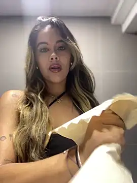 Snapshot of Emilia_Bakerr chatting on February 8, 4:47 pm Emilia Bakerr online show from February 8, 4:47 pm