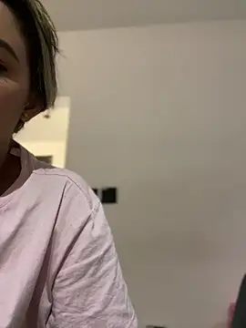 Snapshot of Emilia_Bakerr chatting on February 20, 6:24 pm Emilia Bakerr online show from February 20, 6:24 pm