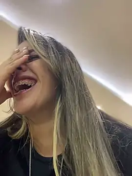 Snapshot of Emilia_Bakerr chatting on March 20, 9:35 pm Emilia Bakerr online show from March 20, 9:35 pm