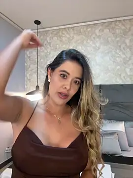 Snapshot of Emilia_Bakerr chatting on February 26, 6:40 pm Emilia Bakerr online show from February 26, 6:40 pm