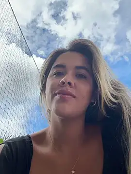 Snapshot of Emilia_Bakerr chatting on May 13, 7:55 pm Emilia Bakerr online show from May 13, 7:55 pm