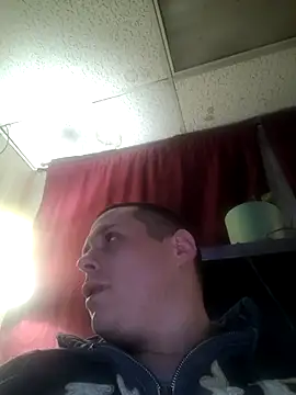 Snapshot of Dut421@xh chatting on February 5, 4:06 am Dut421xh online show from February 5, 4:06 am