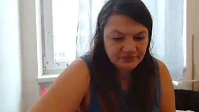Snapshot of Lucinka1 chatting on February 22, 9:52 am Lucinka1 online show from February 22, 9:52 am